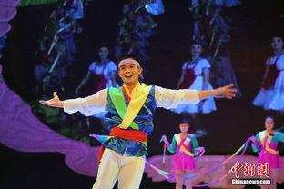 娱乐吃瓜君表演杂技,惊险杂技秀，带你领略非凡技艺